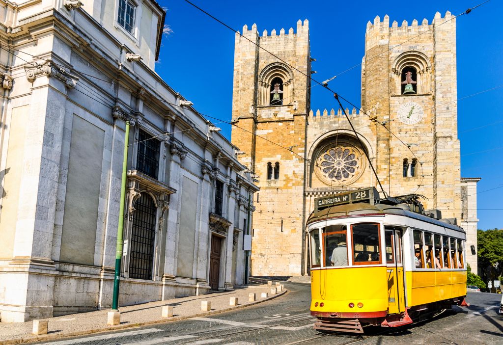 Lisbon Private Tour Alfama and Lisbon's Cathedral